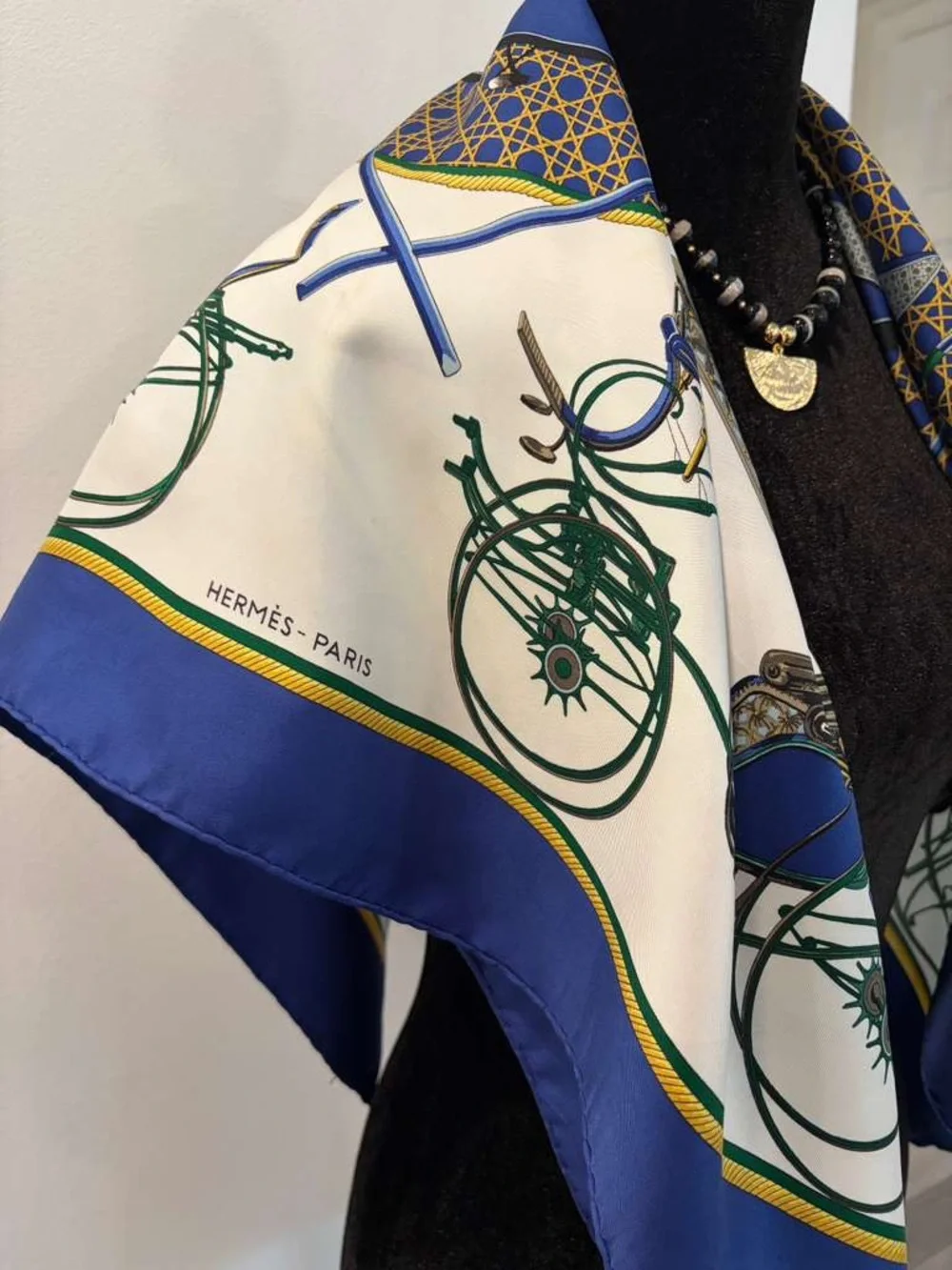 Hermès Carriages Silk Scarf 90 Carré Blue White Gold Hand Rolled Made in France